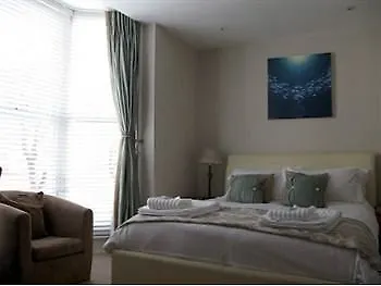 Oyo Lifestyle Hotel Sea Breeze 브라이턴 게스트하우스